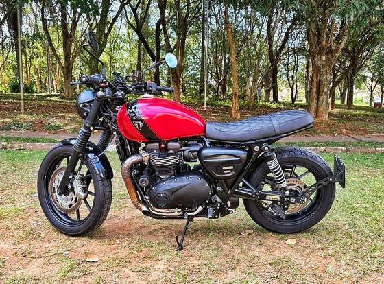 TRIUMPH SPEED TWIN 900 